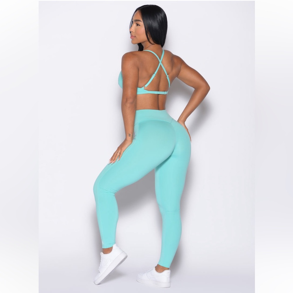 Bombshell Bunny Leggings BNWOT - Picture 3 of 5